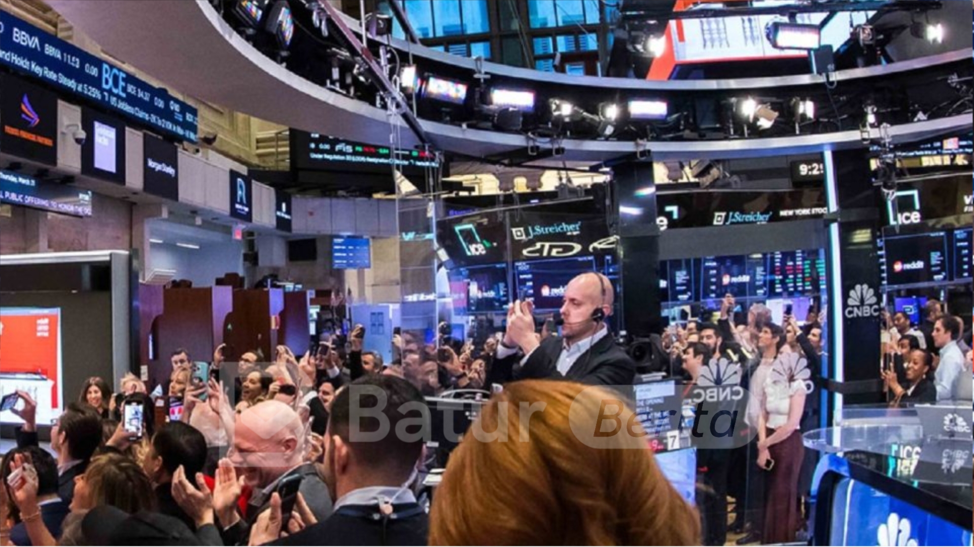 Wall Street Bervariasi, Dolar AS Pamer Kekuatan