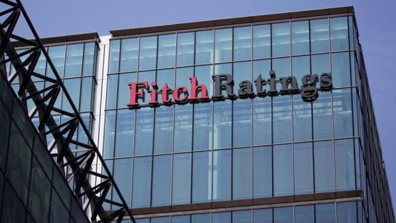 Fitch Downgrade Peringkat XLSMART Jadi BBB-, Ini Alasannya