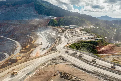 Raksasa Tembaga & Emas (AMMN) Mau Bangun, Target Harga Baru
