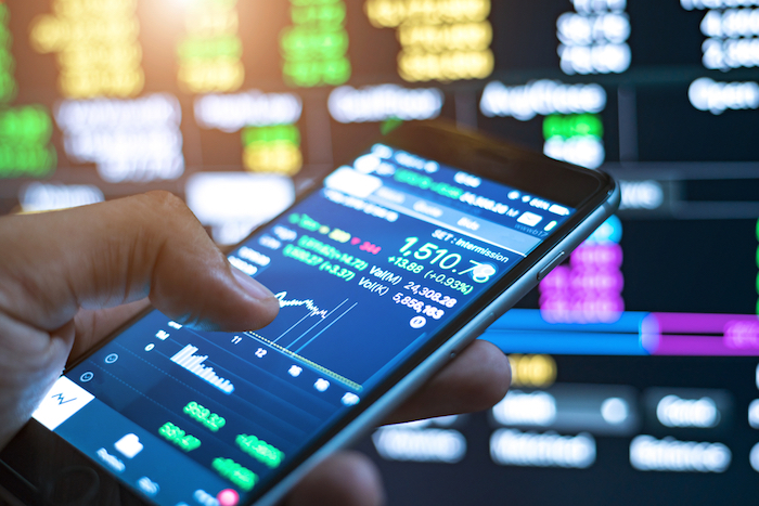 IHSG Naik, 6 Saham Terbang 18% Lebih