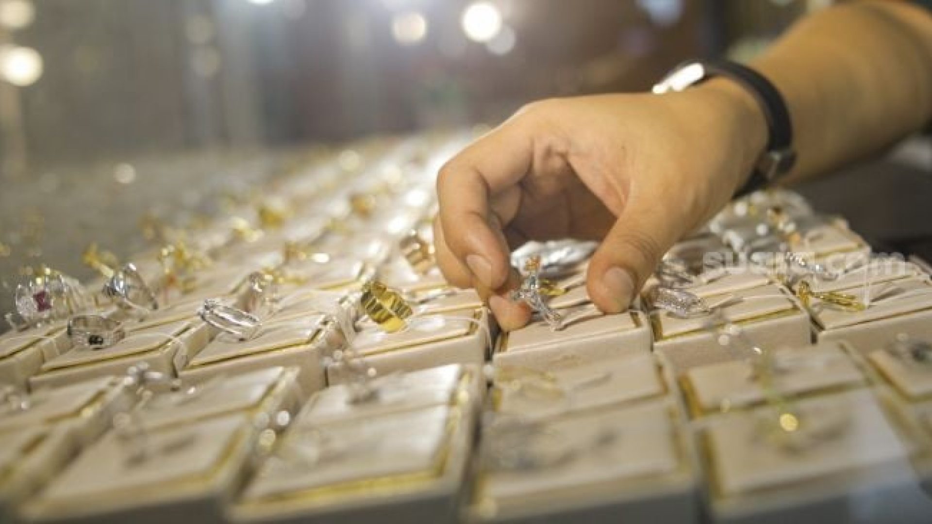 Harga Emas Perhiasan Hari Ini, Sabtu 3 Mei 2025