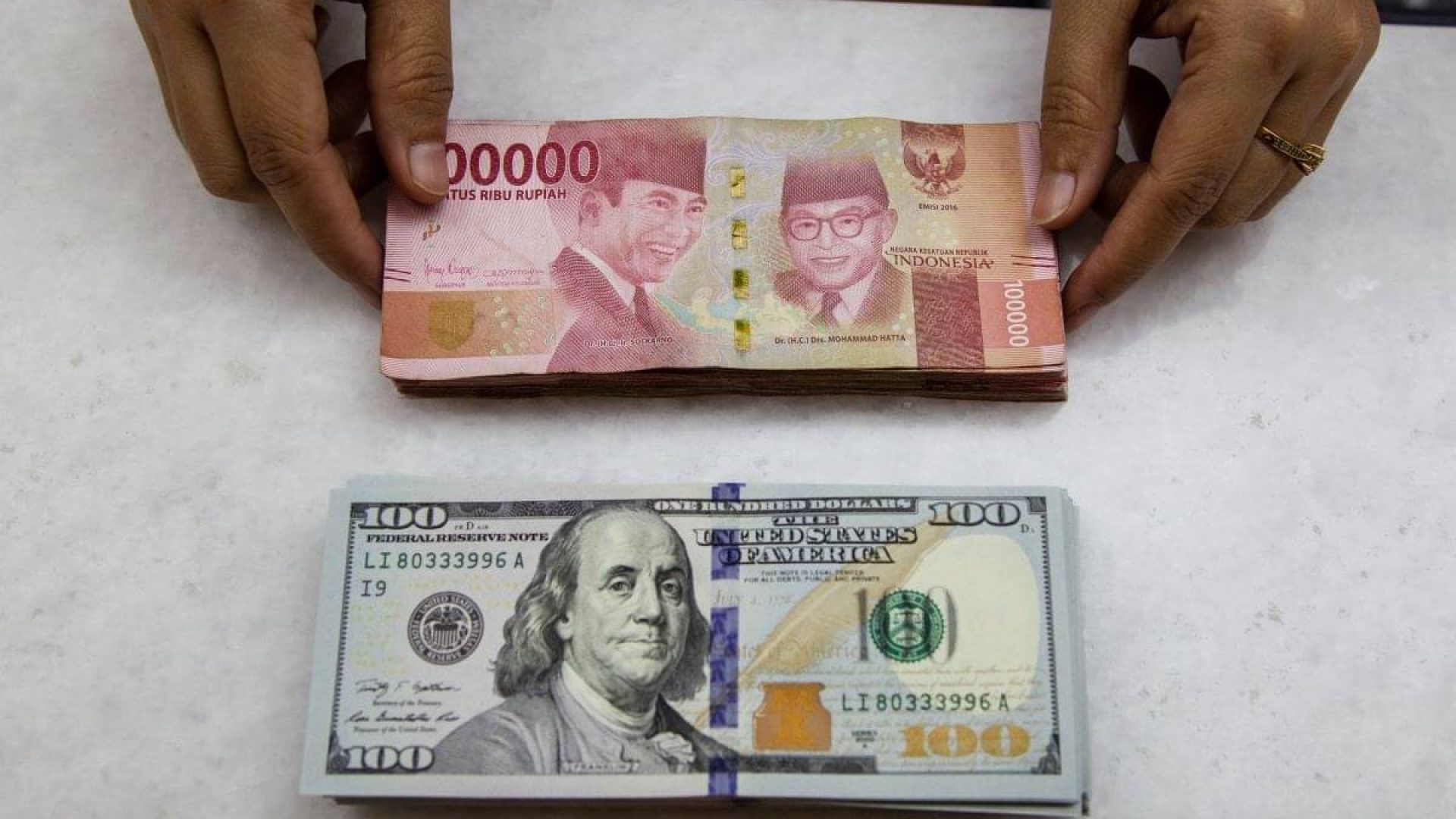 Nilai Tukar Rupiah Hari Ini Diprediksi Melemah