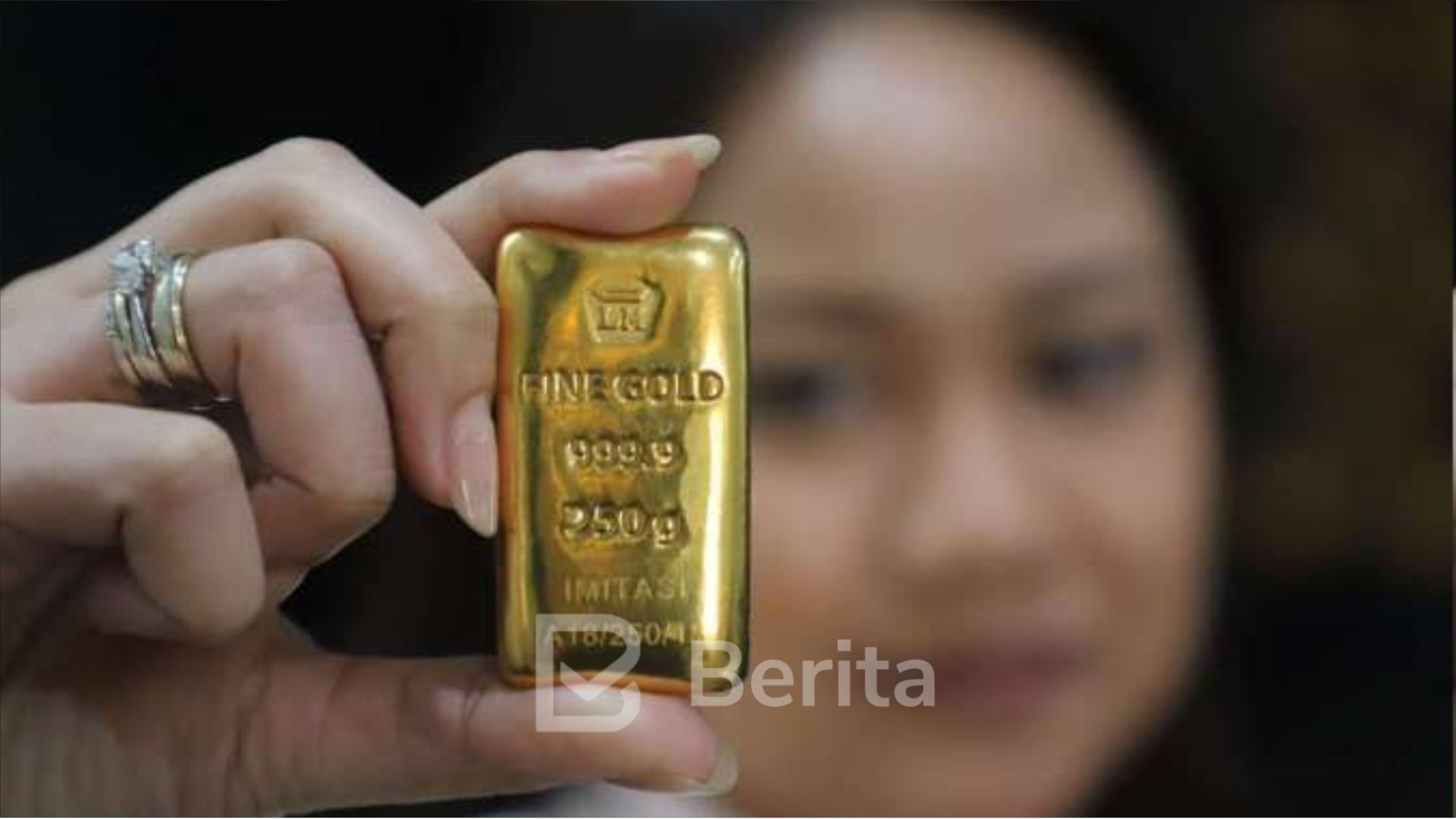 Harga Emas Antam Anjlok Rp15.000, Sekarang Cuma Segini per Gramnya
