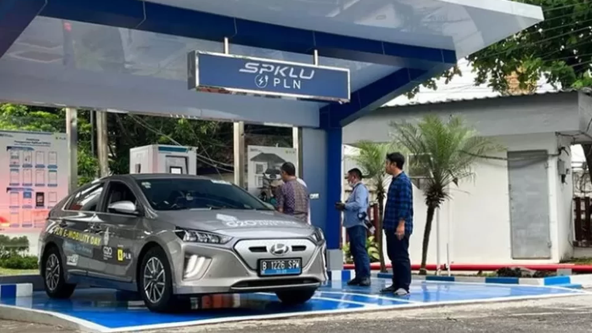 Rosan soal Komitmen Investasi CATL, Huayou, hingga VinFast