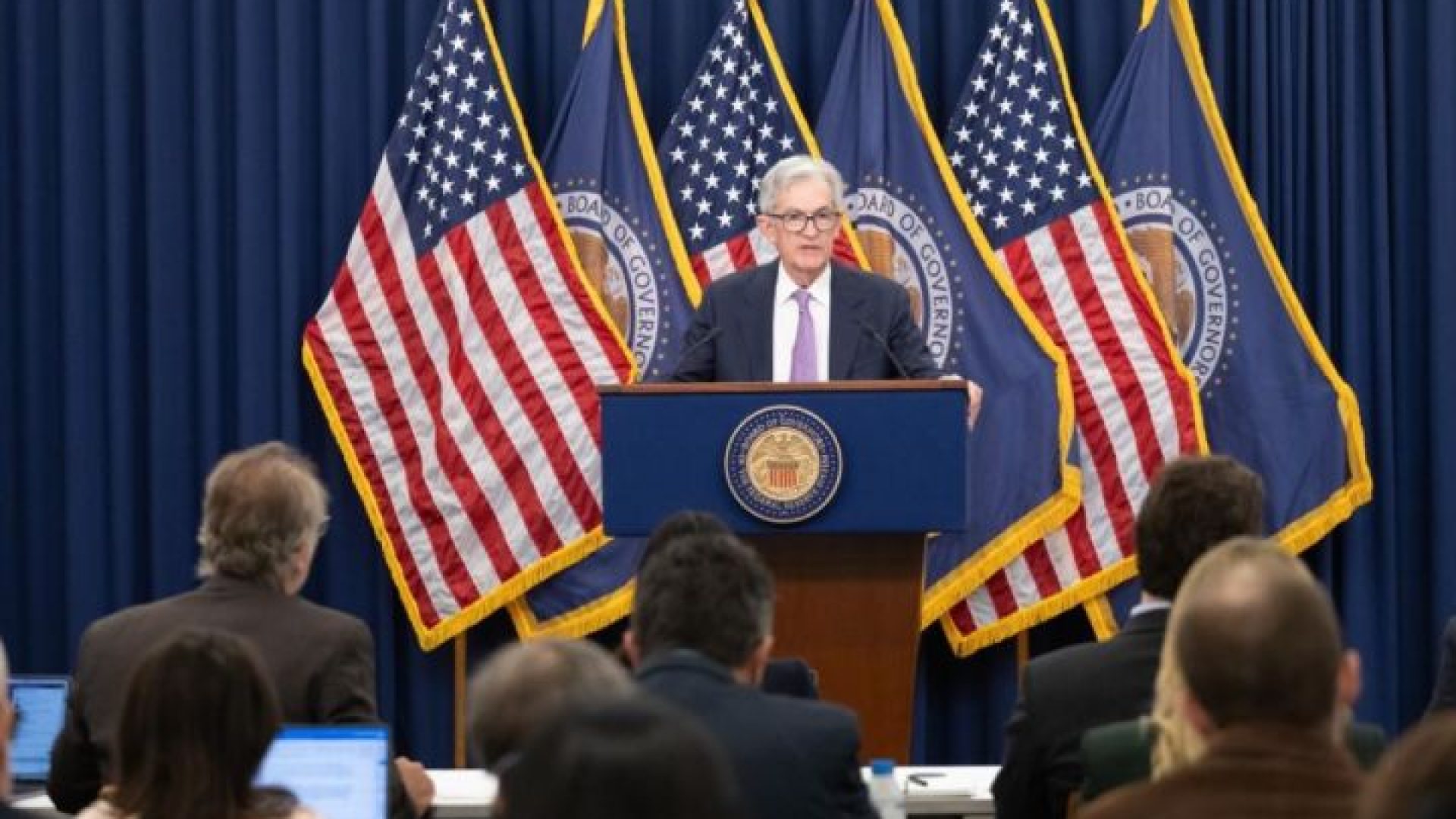 MNC Sekuritas Prediksi The Fed Tahan Suku Bunga Acuan