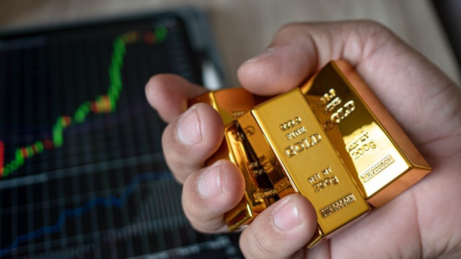 Harga Emas Bangkit, Didorong Inflasi AS dan Aksi Beli Murah