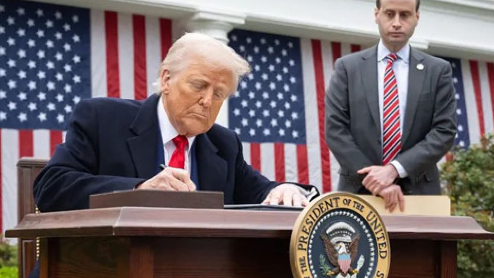 Pendapatan dari Tarif Trump Disebut Bisa Gantikan Pajak Penghasilan AS